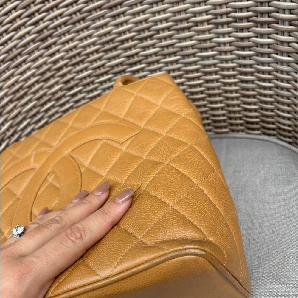 Authentic CHANEL gold MEDALLION brown camel caviar leather bag - Picture 2 of 16